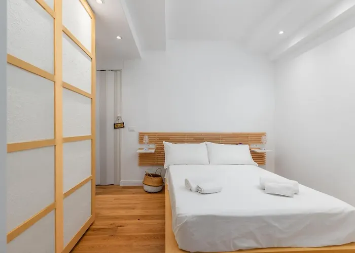 Navigli Darsena Celebrity House Apartment